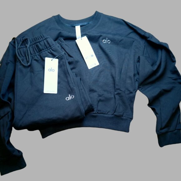 Alo Yoga Black Sweaters Set - Picture 2 of 6